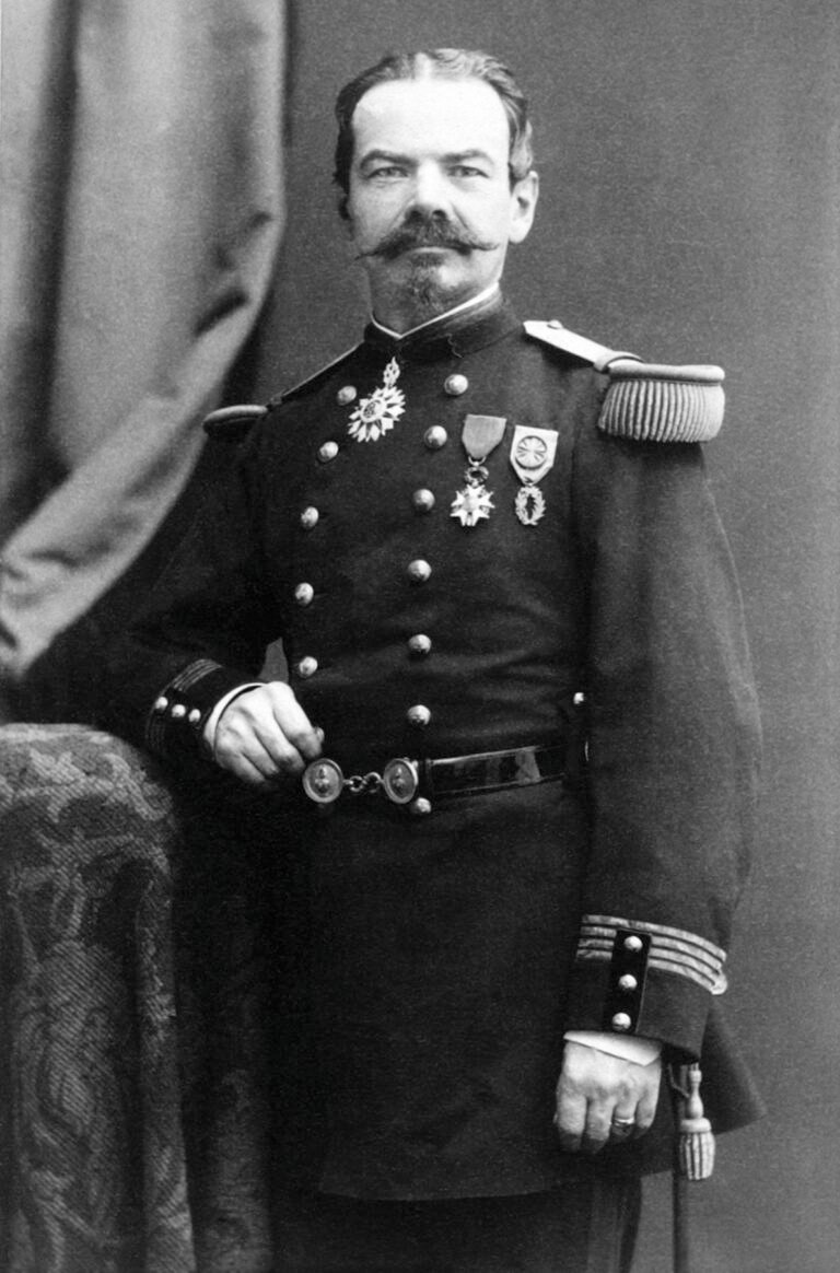 Retrato de Albert de Rochas d’Aiglun em uniforme