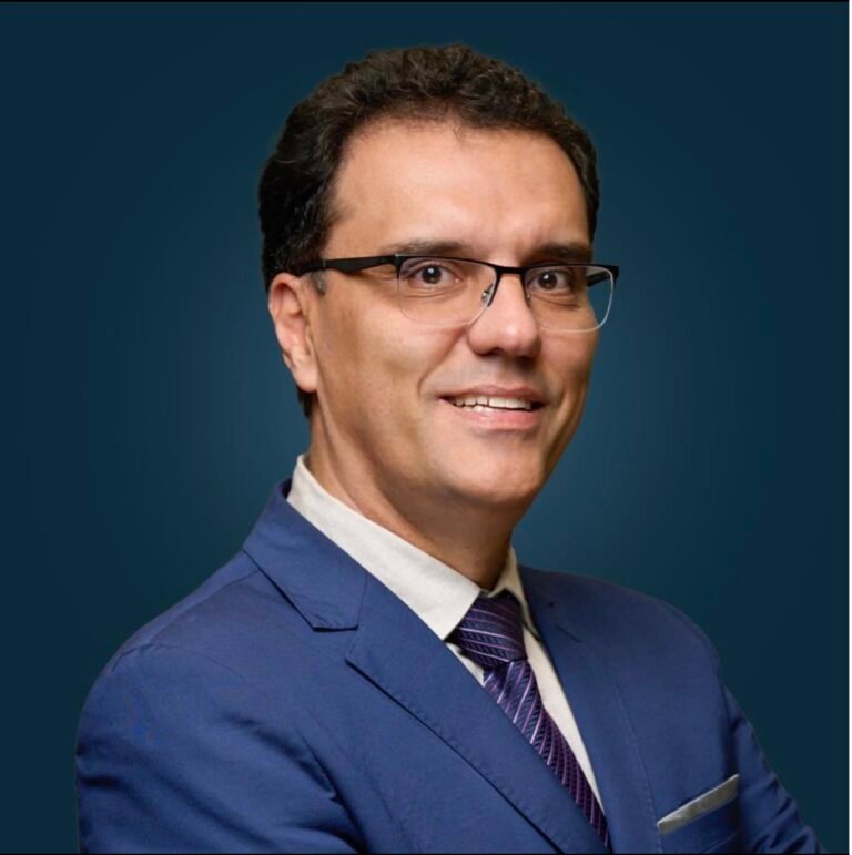 Retrato de Alexander Moreira-Almeida
